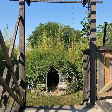 O Bord De Loire Denée