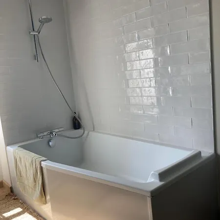 O Bord De Loire Bed & Breakfast Denée