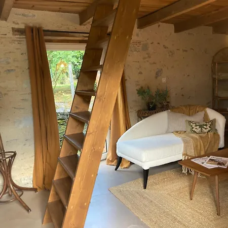 Bed & Breakfast O Bord De Loire Denée