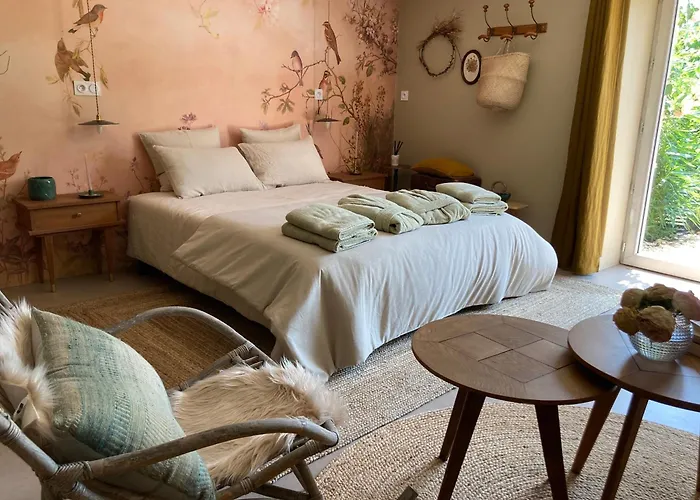 O Bord De Loire Bed & Breakfast Denée