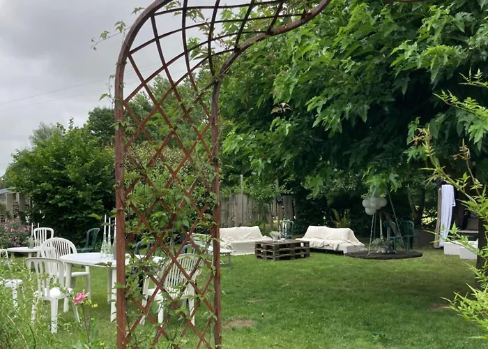 Bed & Breakfast O Bord De Loire Denée