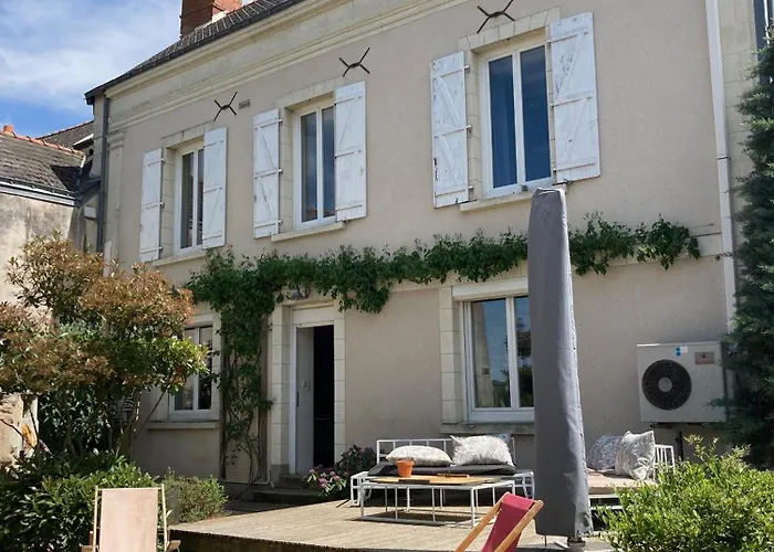 O Bord De Loire Bed & Breakfast Denée