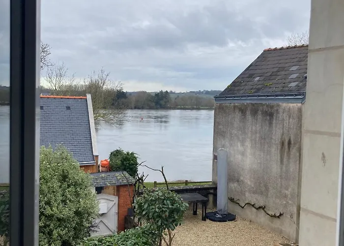 Bed & Breakfast O Bord De Loire Denée