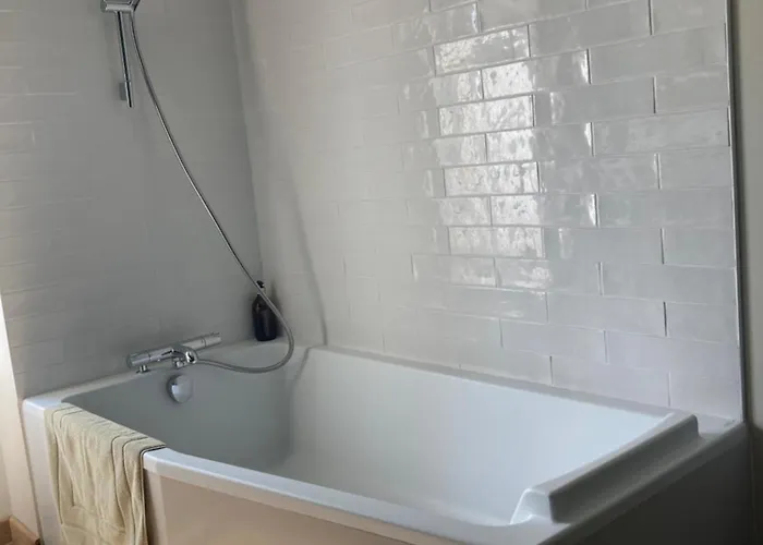 O Bord De Loire Bed & Breakfast Denée