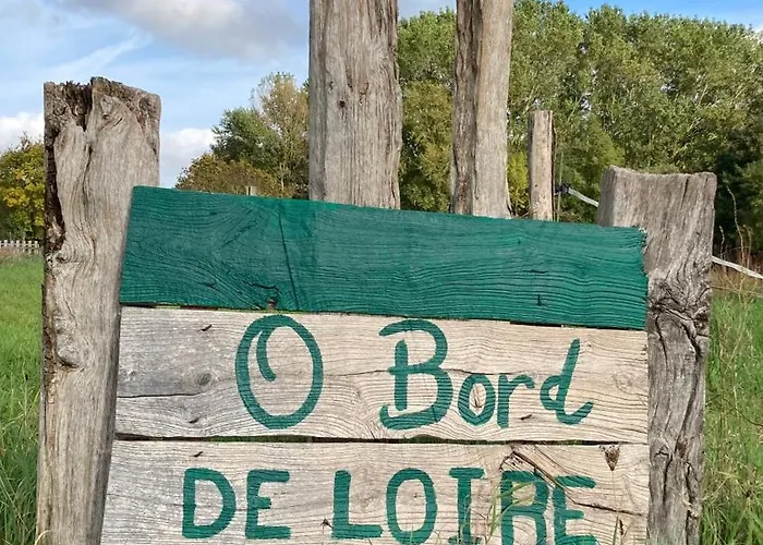 O Bord De Loire Bed & Breakfast *